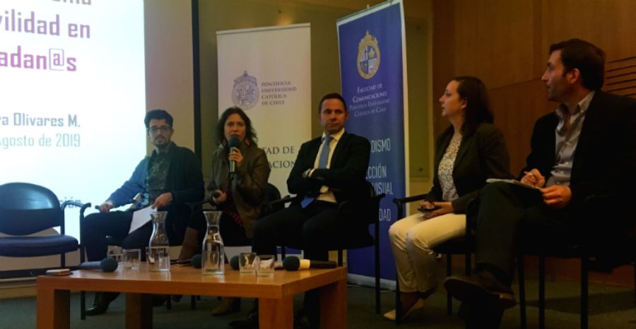 Javiera Olivares en el panel panel “Desafío del odio y la incivilidad en los comentarios de los usuarios”