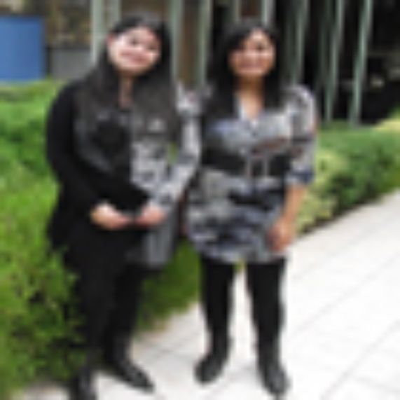 Las autoras Andrea Ortega y Loreto Soto.