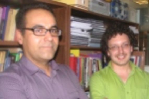 Los profesores del ICEI Claudio Salinas y Hans Stange, editores del libro
