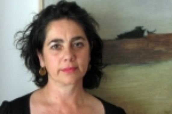 Profesora Nury González, ganadora del último Altazor categoría 