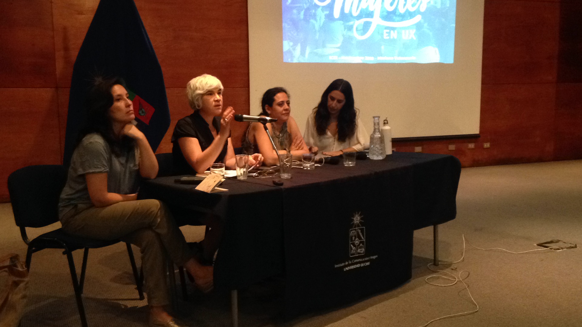 Jimena Gómez, Andrea Hoare, Mariana Valenzuela y Paz Peña, expertas en temas de género , discapacidad y diseño de experiencia de usuario